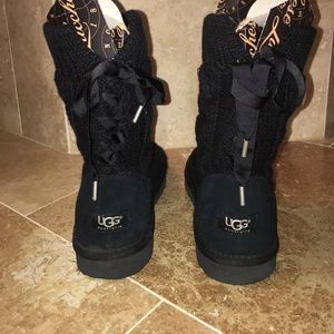 Black knit UGG’s